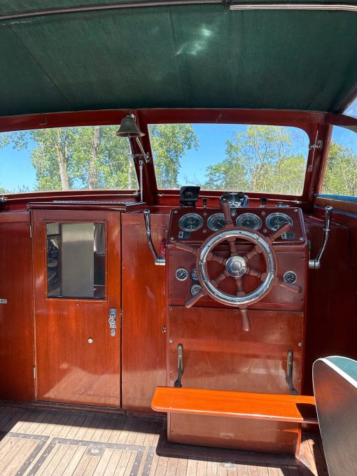 1955 CHRIS-CRAFT 34' CAPITAN CRUISER - Image 3