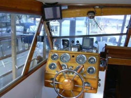 1957 CHRIS-CRAFT 33' FUTURA HARDTOP EXPRESS CRUISER - Image 20